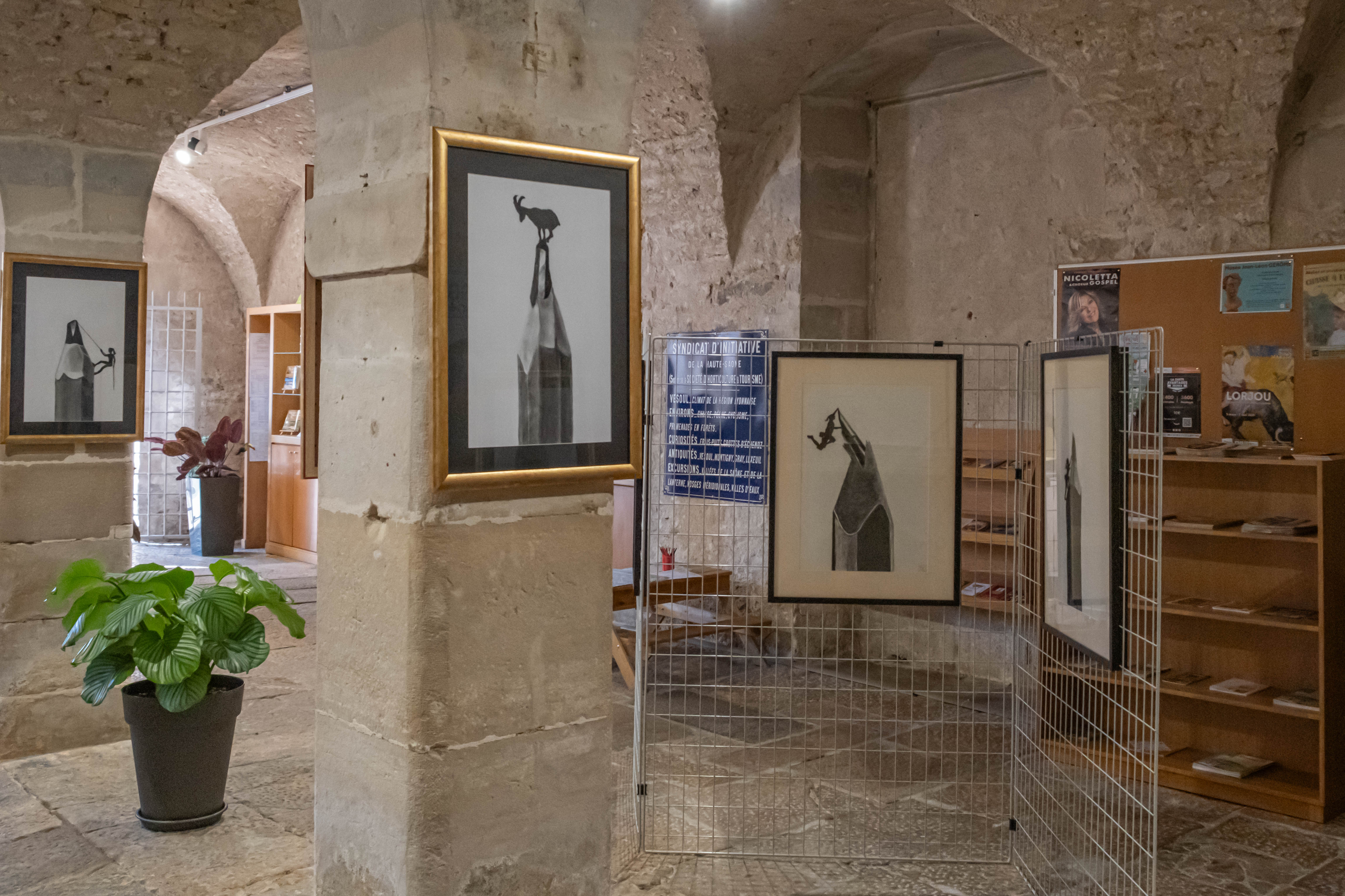 416Maison-du-Tourisme---Exposition-versant-fusain 416Maison-du-Tourisme---Exposition-versant-fusain