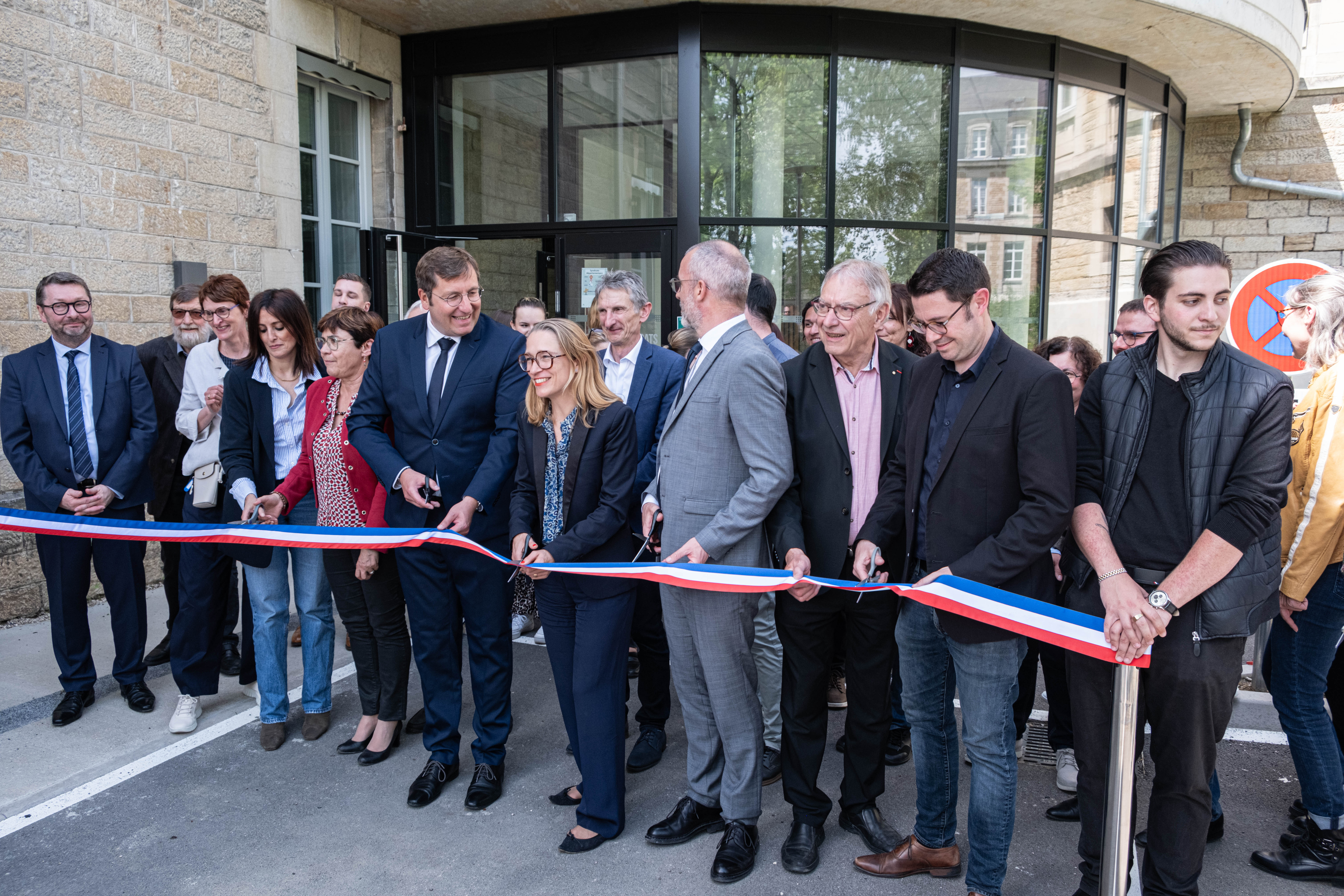 895Inauguration-centre-de-contact-des-Finances-Publiques